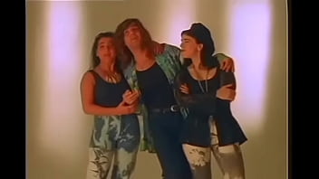 Auto rojo vilma palma e vampiros