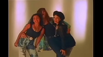 Auto rojo vilma palma e vampiros