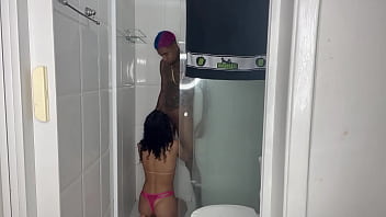 Contratei uma magrinha do job ela fode muito gostoso fiz ela dá até o cuzinho simples sem camisinha