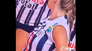 Quien no se enamoro de este hincha en el partido de alianza vs universitario