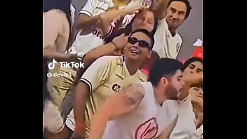 Quien no se enamoro de este hincha en el partido de alianza vs universitario