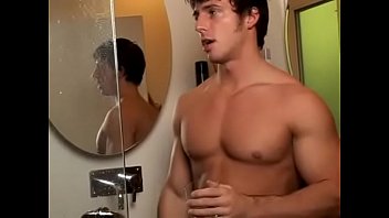 Reese & Topher Enjoy Showering Together thumbnail