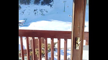 Littleangel84 enculée en lingerie blanche à la montagne