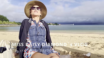 Natural beach walk and enjoy sfw