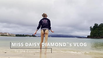 Natural beach walk and enjoy sfw