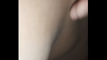 Gostosa faz aquela provocação pra ganhar leite se masturba e goza gostoso