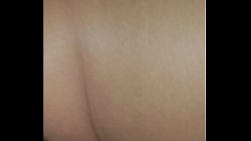 Gostosa faz aquela provocação pra ganhar leite se masturba e goza gostoso