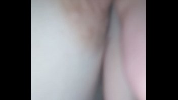 Gostosa faz aquela provocação pra ganhar leite se masturba e goza gostoso