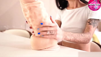 Очаровательная леди страстно футджоб большой монстр дилдо thumbnail