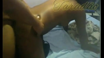 Socando no cuzinho de quatro