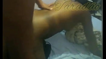 Socando no cuzinho de quatro