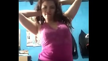 Como se mueve la perra xq desea vergas en su vagina