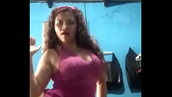 Como se mueve la perra xq desea vergas en su vagina