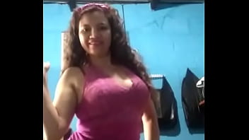 Como se mueve la perra xq desea vergas en su vagina