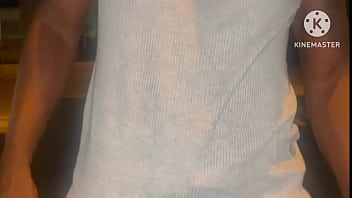 Esposa com estranho sem camisinha na passarela