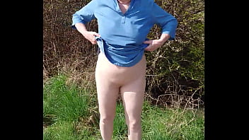 Erwischt beim striptease in strumpfhose