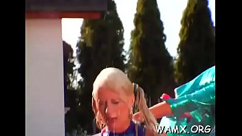 Amateurs working lesbo 3some