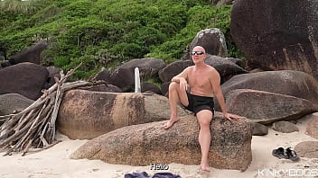 I went to a stranger's place i met at the beach to fuck