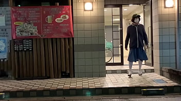 女装まゆの深夜パンチラ露出