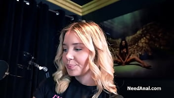 Sucked by two in the recording studio