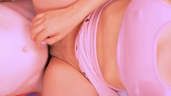 El padrastro invitó a la mejor amiga a su biblioteca y la pasión los consumió