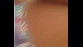 Mi mejor amiga mamando