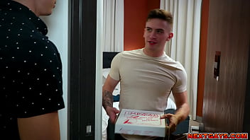 Delivery Guy Dicked Down By One Of His Gay Costumer thumbnail