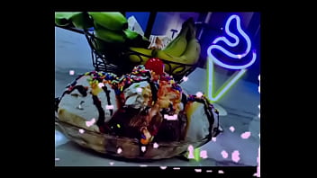 She said “split me jt ” #splitme #bananasplit #icecream #makeitcreamy #gettincreamywithjt #desserts #ic