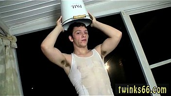 Cute Gay Pussy Movie Eddy And His Bucket Of Piss thumbnail