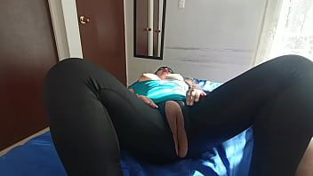 La nueva esposa de mi hermanastro quiere verga me seduce con su gran concha 2
