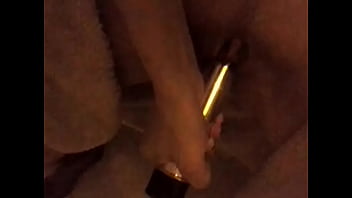 Amature pussy with dildo