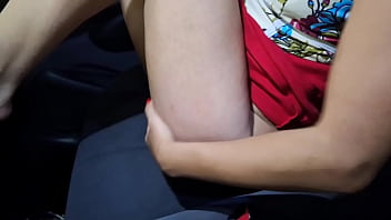 Esposa se exibe sem calcinha em publico