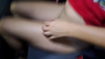 Esposa se exibe sem calcinha em publico