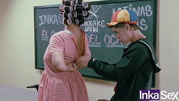 Kikin Y Doña Rosinda Cometen El Pecado Más Oscuro En La Escuelita Del Chibolo 18 thumbnail