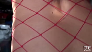 Backstage booty bounce