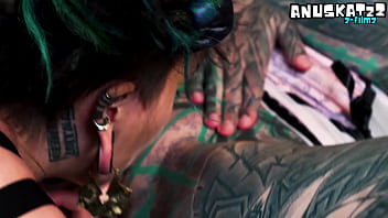 Inexperienced tattooed hippie girl gets anal lesson from alternative pornstar