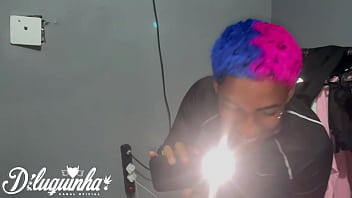 Brinquedo é seu amigo mc colocaram no pelo na bucetinha da novinha de 18 anos gostosa