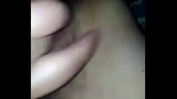 Tocándose su puchita con sus dedos Tocándose su puchita con sus dedos