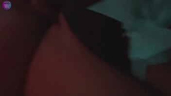 Peituda da surra de buceta e novinho se apaixona