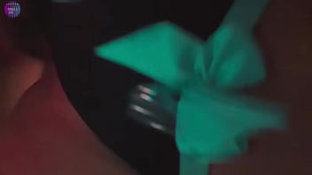 Peituda da surra de buceta e novinho se apaixona