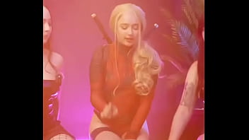 Retos hot con fabii puffle karalove21g y fungi witch ¿beso de tres o shot #osecaga #bashgirls #onlyg