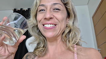 Piss drinking and pussy close up