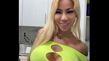 Hey everyone it’s victoria liu i will be at playhouse on friday april 25th tables are selling out fast contact