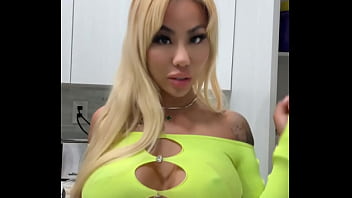 Hey everyone it’s victoria liu i will be at playhouse on friday april 25th tables are selling out fast contact