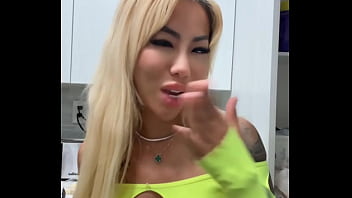 Hey everyone it’s victoria liu i will be at playhouse on friday april 25th tables are selling out fast contact