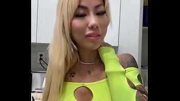 Hey everyone it’s victoria liu i will be at playhouse on friday april 25th tables are selling out fast contact