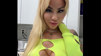 Hey everyone it’s victoria liu i will be at playhouse on friday april 25th tables are selling out fast contact