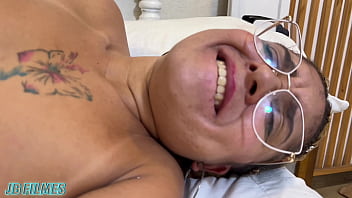 Vem comer meu cú ele está pronto para ser arrombado