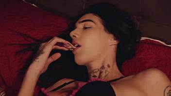 Gostosa Vai Em Festa De Swing Em Busca De Sexo Casual thumbnail