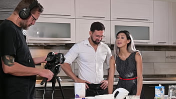 Gorgeous tv host veronica leal stops filming to enjoy a dp threesome gp3105